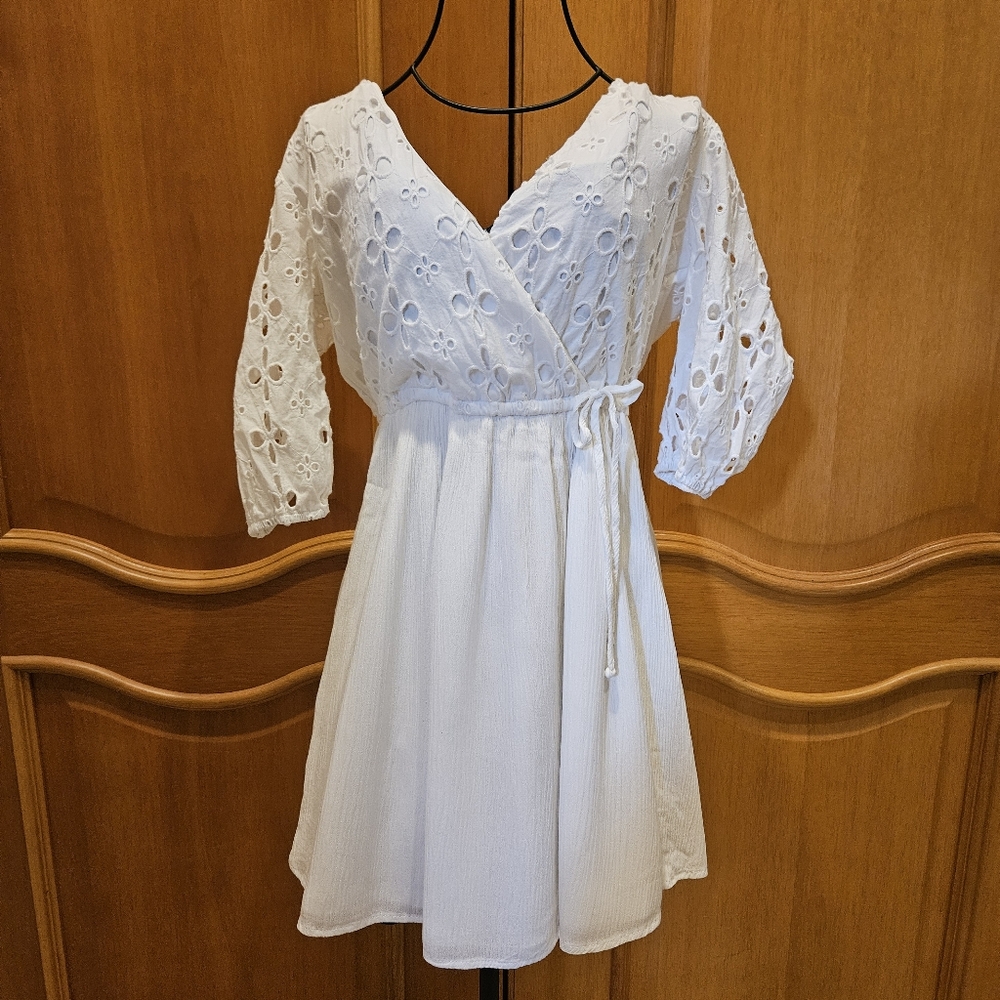 Elegant White Lace Wrap Dress